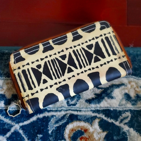 Halsey Black/White/Brown Wallet - Picture 2 of 4